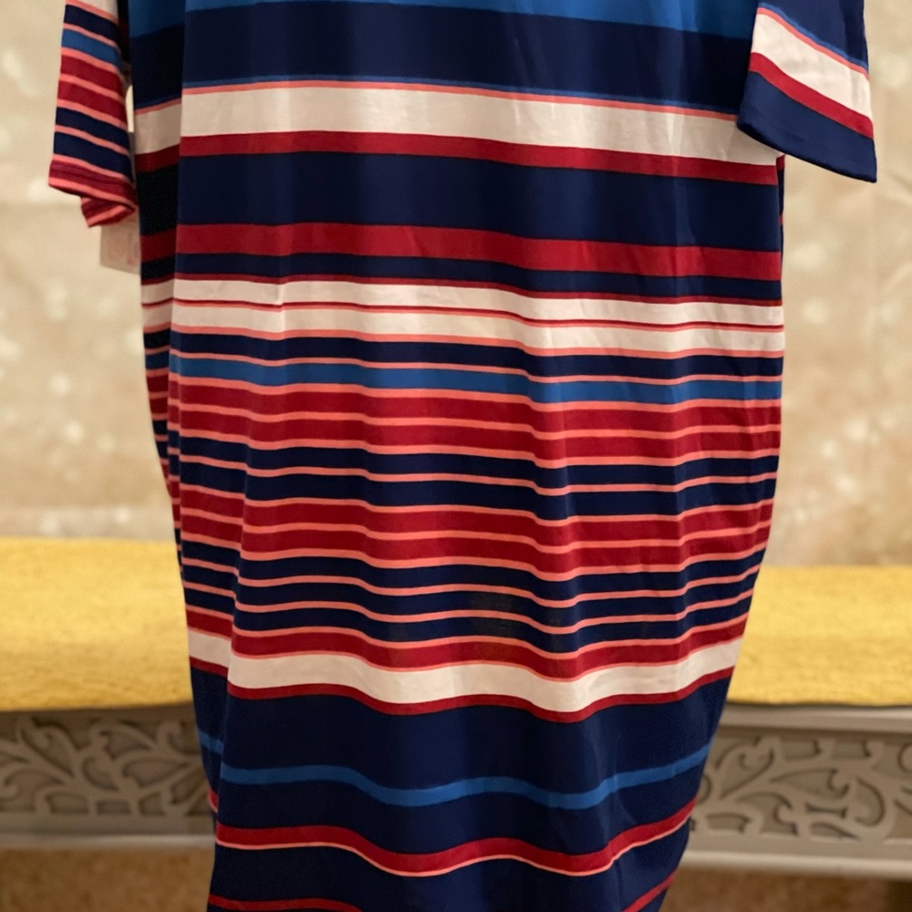 New LuLaRoe S Irma - Picture 7 of 7